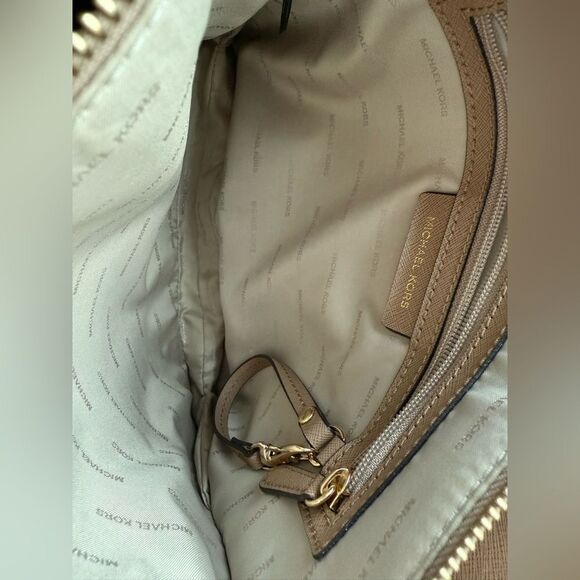 Michael Kors Fuchsia Pink Satchel – Pebbled Leather + Gold Lock & Strap - Picture 7 of 17